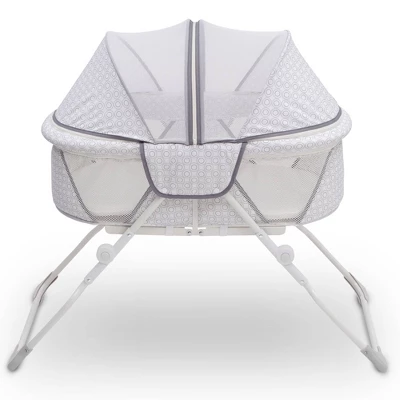 Delta Children EZ Fold Ultra Compact Travel Bassinet - Gray 6 Delta Children EZ Fold Ultra Compact Travel Bassinet - Gray - Image 4