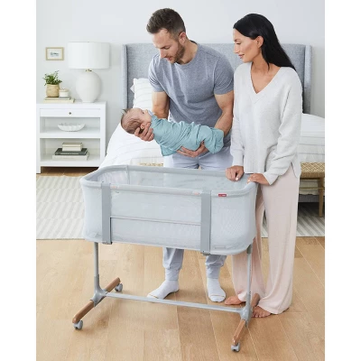 Skip Hop Cozy-Up 2-in-1 Bedside Sleeper & Bassinet 8 Skip Hop Cozy-Up 2-in-1 Bedside Sleeper & Bassinet - Image 6